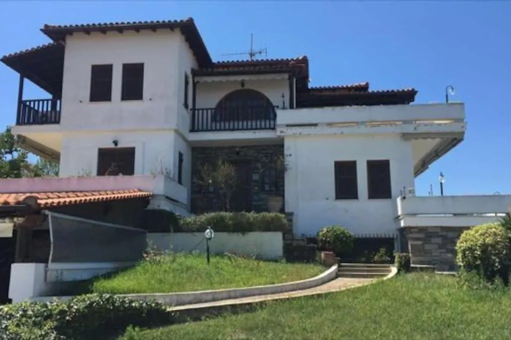 Villa Georgius Neon Rysion
